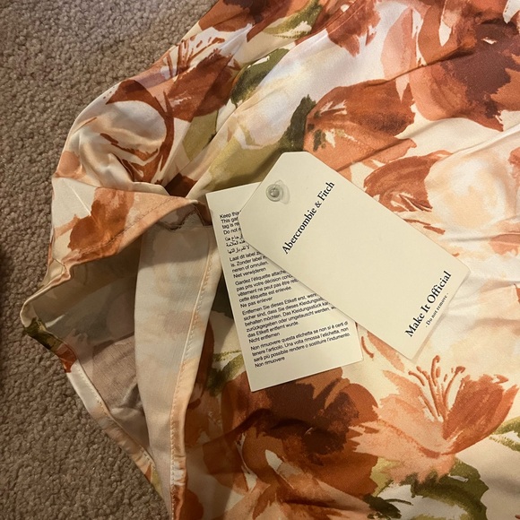 Abercrombie cinched floral maxi skirt - Picture 2 of 4